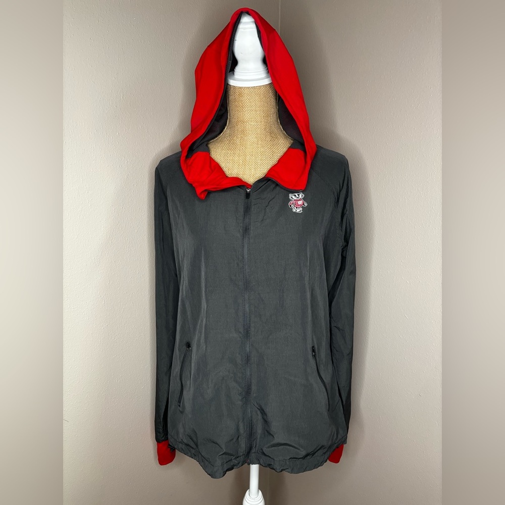 Colosseum Wisconsin Badgers Women's Gray Jacket with Red Hood Size XL